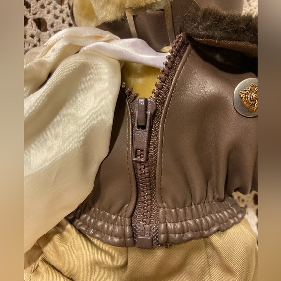 1992 Tender Heart Treasures Aviator Teddy Bear - Jointed with Working Clothing - Picture 13 of 17